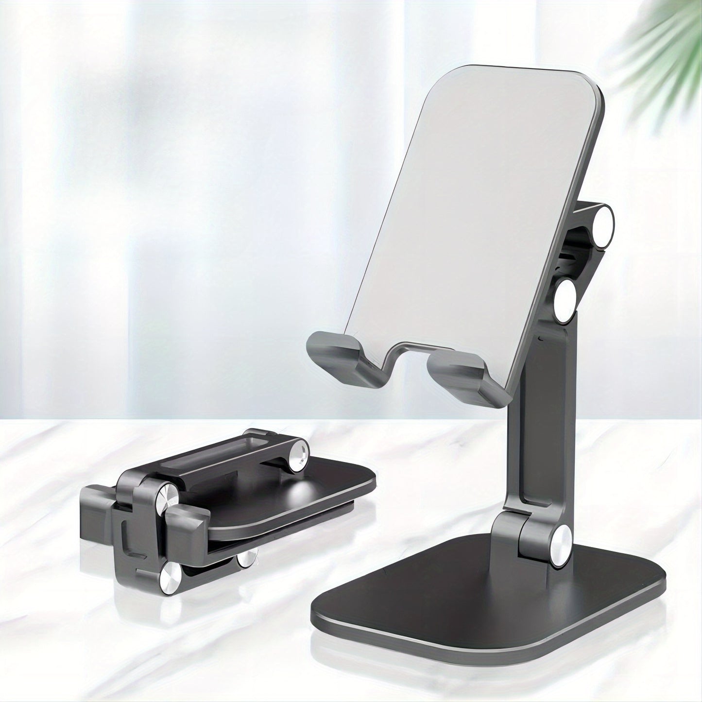 Stand Feature: Foldable